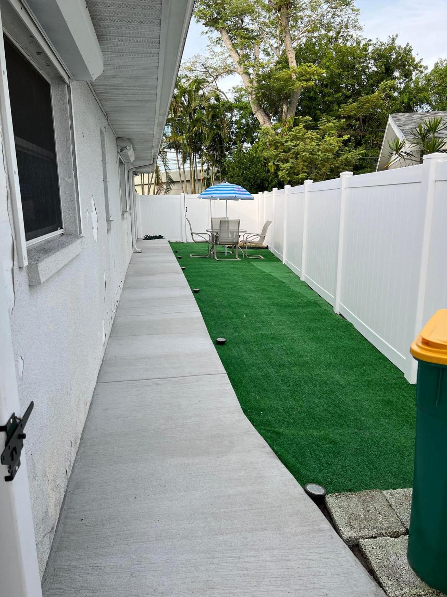 Cozy Private Studio W/Own Yard - 3Mi From Beach Seminole Kültér fotó