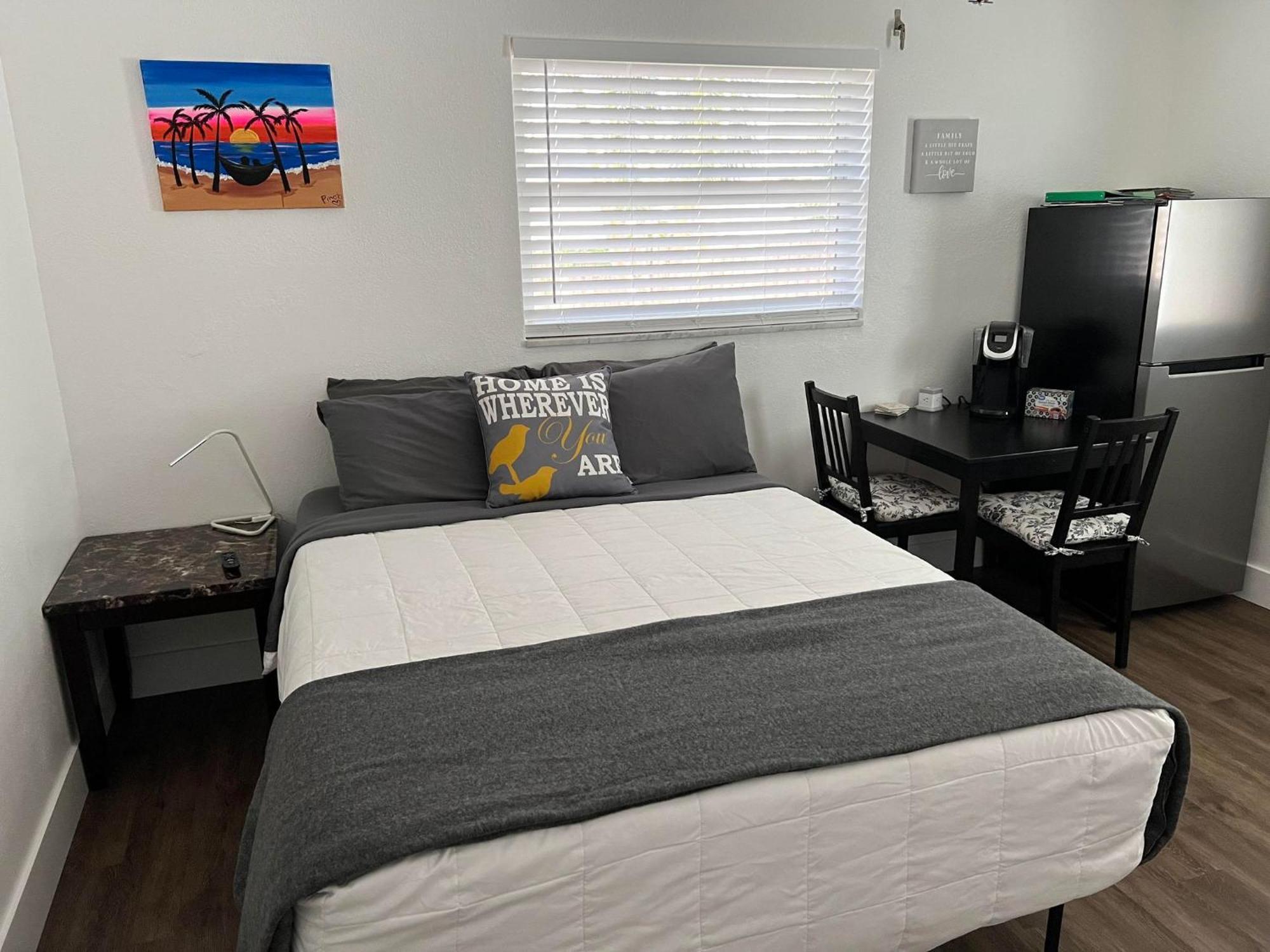 Cozy Private Studio W/Own Yard - 3Mi From Beach Seminole Kültér fotó