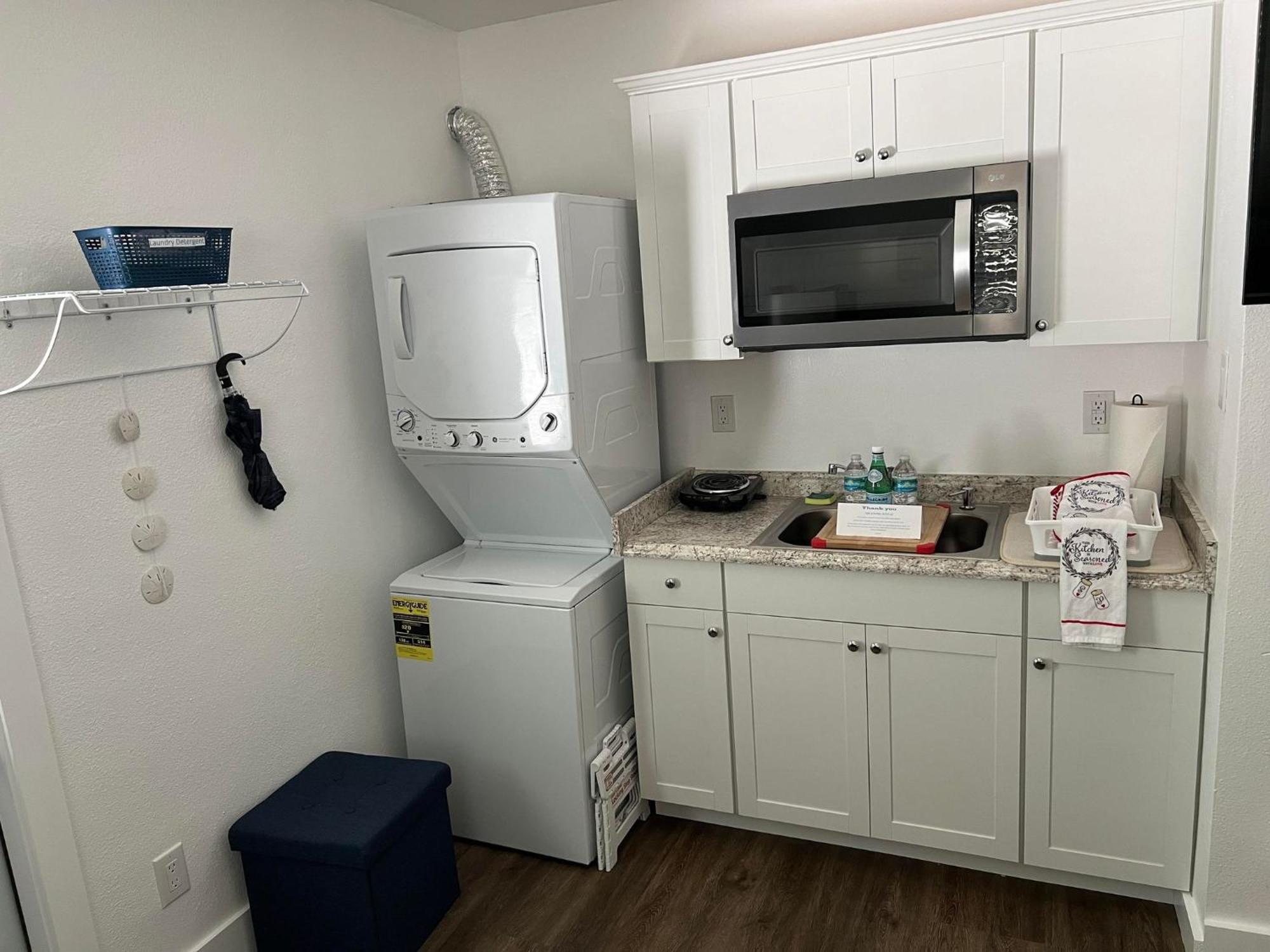 Cozy Private Studio W/Own Yard - 3Mi From Beach Seminole Kültér fotó